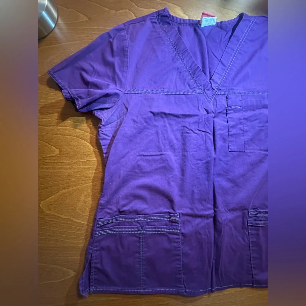 Dickies Woman’s Scrub Top - Purple Size M - Picture 6 of 6